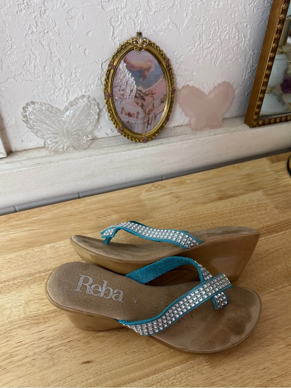 Cute Sparkly 2000’s Reba Y2K Turquoise Rhinestone Wedge Flip Flop Sandals Size 7
